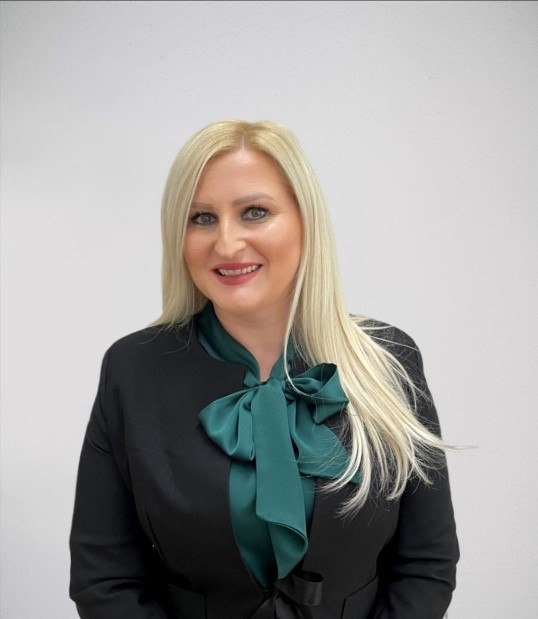Anela Halilović, MA žurnalistike/komunikologije